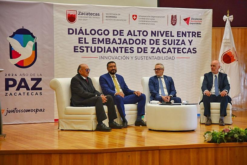 MOTIVAN A JÓVENES ESTUDIANTES CON CHARLAS CON EL EMBAJADOR DE SUIZA EN MÉXICO