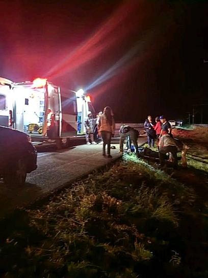 MOTOCICLISTA ATROPELLA A DOS PEREGRINOS, CERCA DEL ENTRONQUE AL VISITADOR