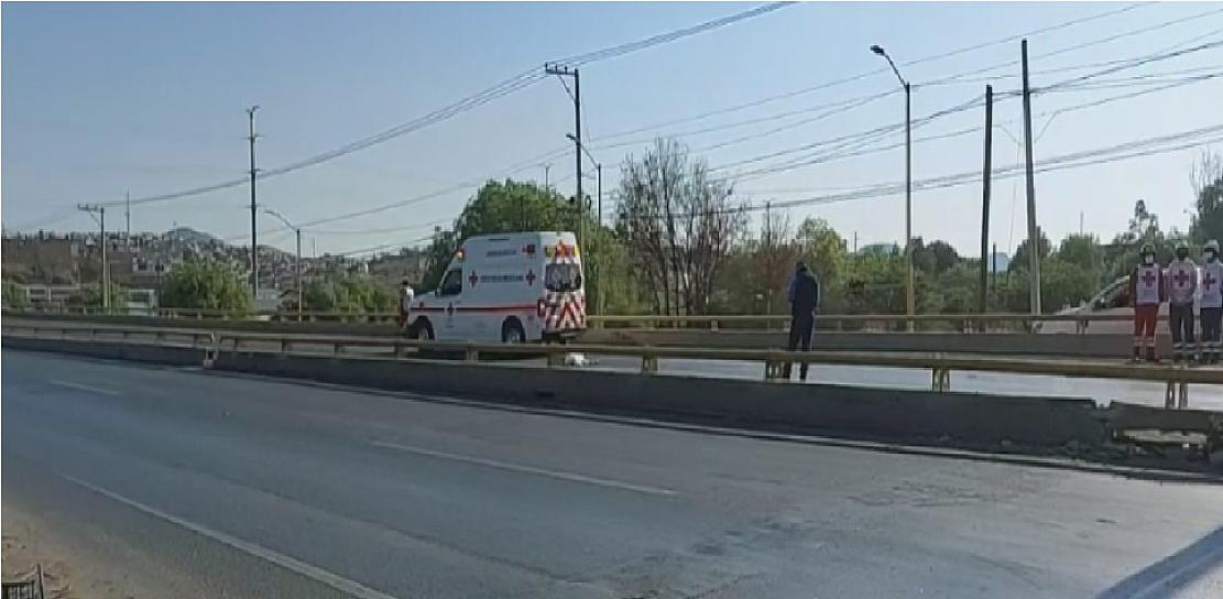 MUERE JOVEN EN PUENTE VEHICULAR DEL ORITO; INTENTA CRUZAR Y LO ATROPELLAN