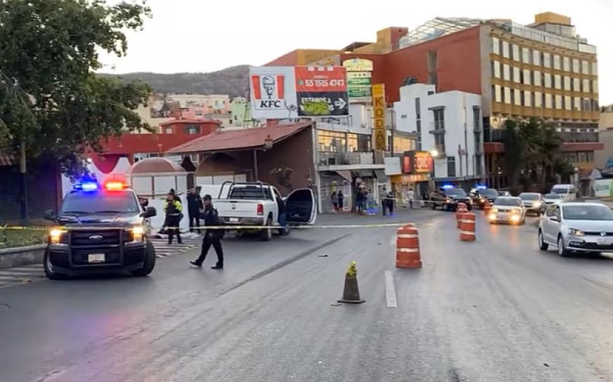  MUEREN DOS JÓVENES AL IMPACTARSE EN LA MOTOCICLETA QUE VIAJABAN