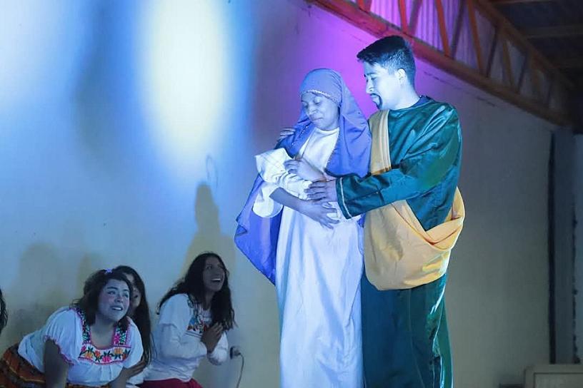 Muestran calerenses su talento en el Festival Navideño