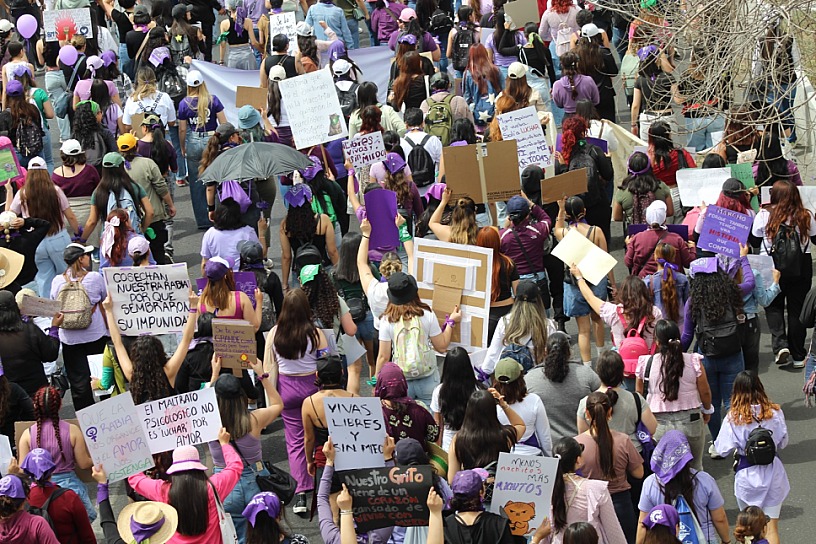 LAS CALLES SON NUESTRAS: ZACATECANAS MARCHAN SIN PRESENCIA POLICIACA EN EL 8M