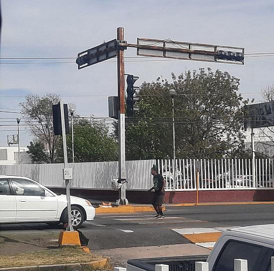 MUESTRAN MALABARISTAS SU TALENTO EN FRESNILLO 