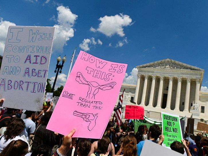 MUJERES DE ESTADOS UNIDOS ENCUENTRAN AYUDA DE MEXICANAS PARA BUSCAR ABORTAR 