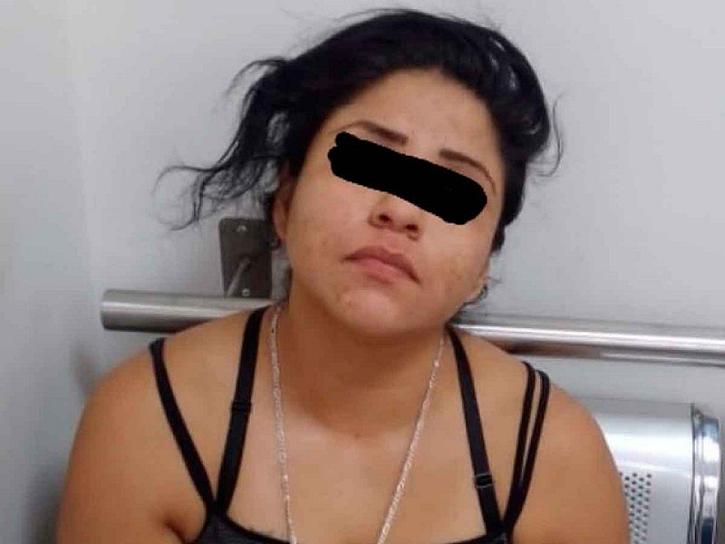 MUJER MATA DE UNA PUÑALADA A SU HIJO DE 7 AÑOS EN NL