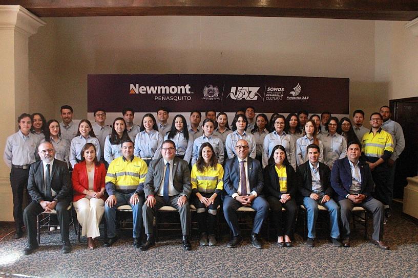 ENTREGAN UAZ Y NEWMONT PEÑASQUITO 30 BECAS A UNIVERSITARIOS