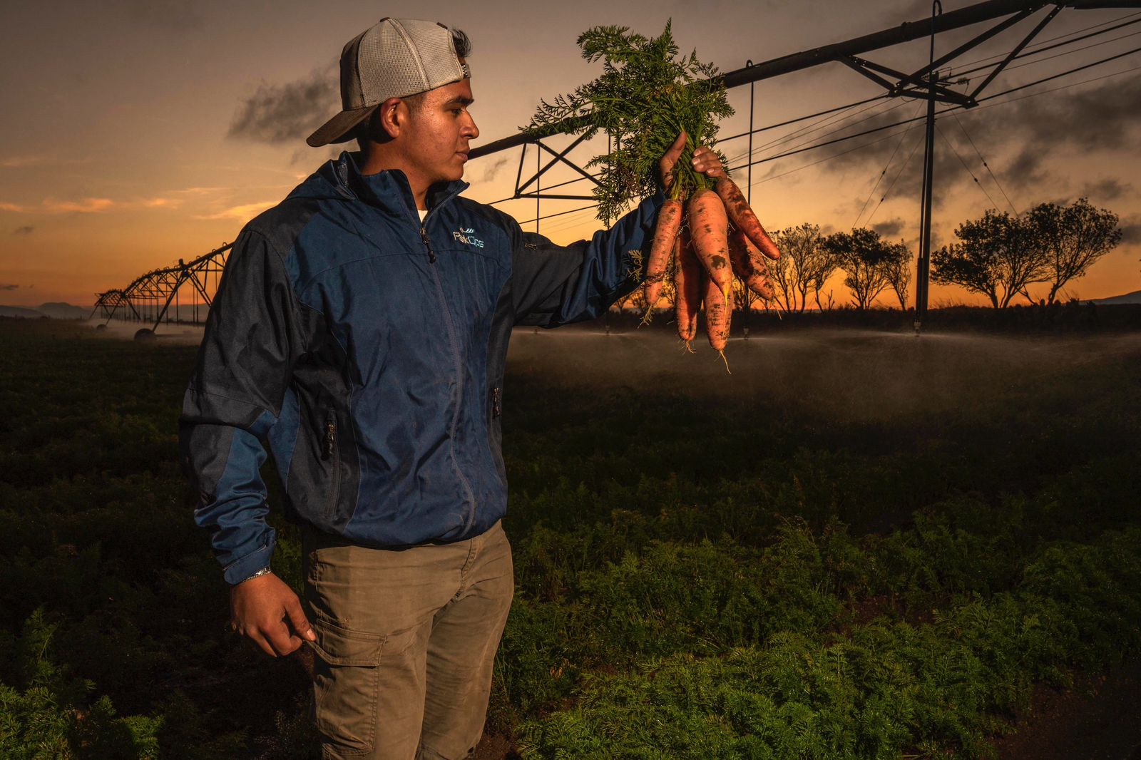 EXHORTA GOBIERNO A PRODUCTORES REGULARIZAR CONCESIONES DE AGUA