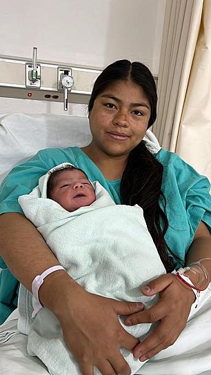 NACE EL PRIMER BEBÉ DE 2024 EN EL HOSPITAL DE LA MUJER 