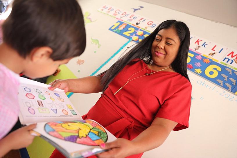 NANCY PASILLAS, APASIONADA POR LA EDUCACIÓN DE NIÑOS ZACATECANOS 