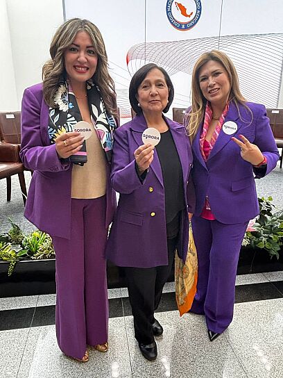 - Promoviendo los derechos de las niñas y las mujeres