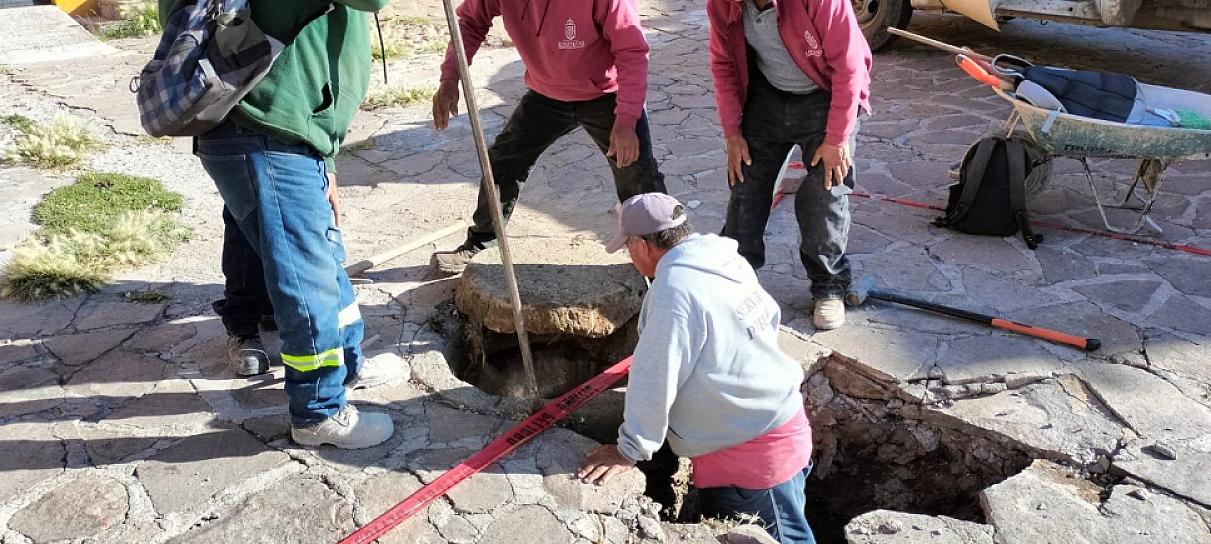 &nbsp;  REPARAN SOCAVÓN EN LA COLONIA LAS PALMAS 