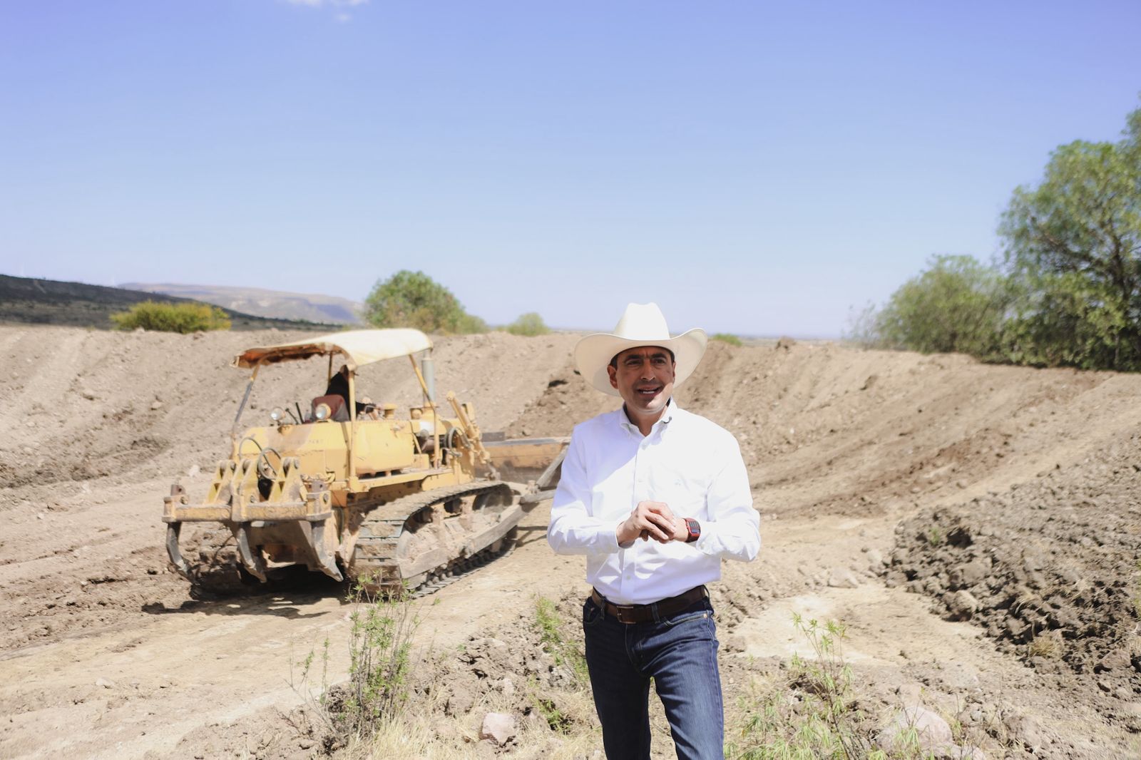SUPERVISA PEPE SALDÍVAR BORDOS PARA GANADERÍA EN BAÑUELOS