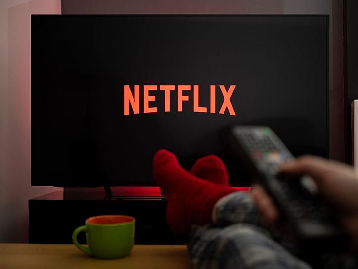  NETFLIX SUFRE PÉRDIDAS, BAJAN SUS GANANCIAS Y CULPA A USUARIOS