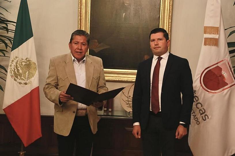 NOMBRA GOBERNADOR A ROBERTO DE LEÓN COMO SECRETARIO PRIVADO