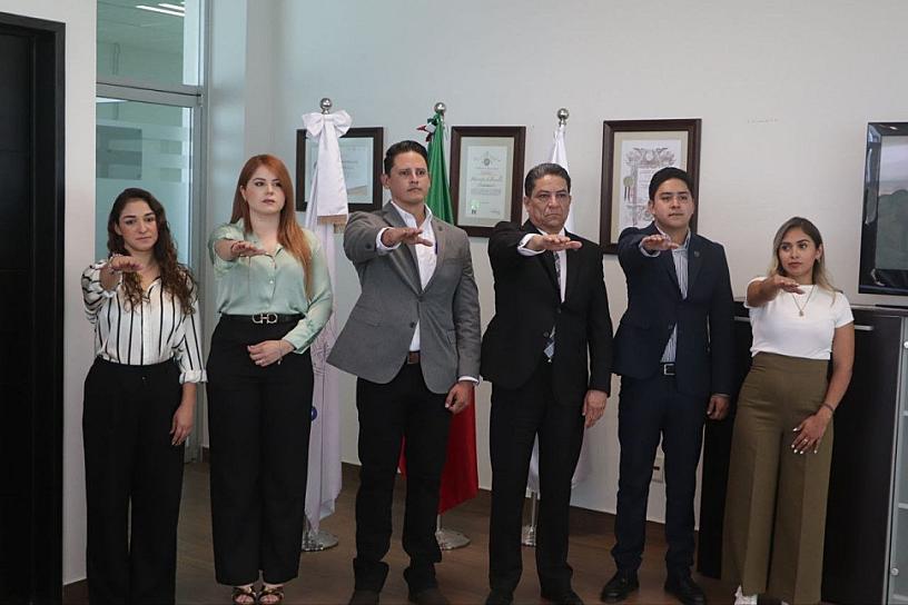 NOMBRA JAVIER TORRES A NUEVOS FUNCIONARIOS 