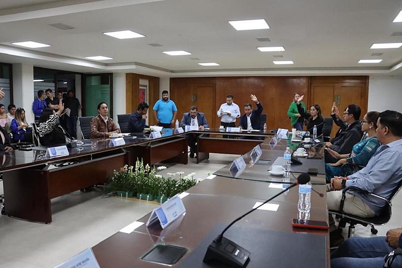NOMBRA MIGUEL VARELA TESORERA Y SECRETARIO DE GOBIERNO MUNICIPAL