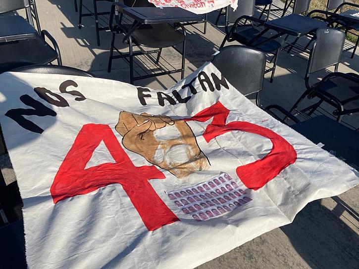 ¡NOS FALTAN 43! CLAMAN EN PREPARATORIAS DE LA UAZ