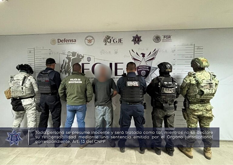 DETENEN POLICÍAS A HOMBRE CON TRES ÓRDENES DE APREHENSIÓN