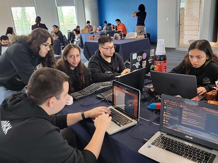 OBTIENEN ALUMNOS DE LA UAZ PRIMER LUGAR EN EL HACK DEFENDER 2023 