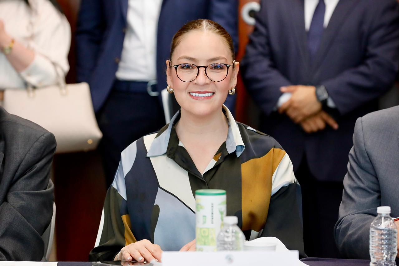 RESPALDA VERO DÍAZ REFORMA CONTRA PENSIONES MILLONARIAS