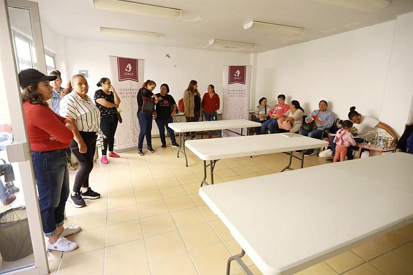 OFRECE INMUJE TALLERES PARA AUTOSUSTENTARSE