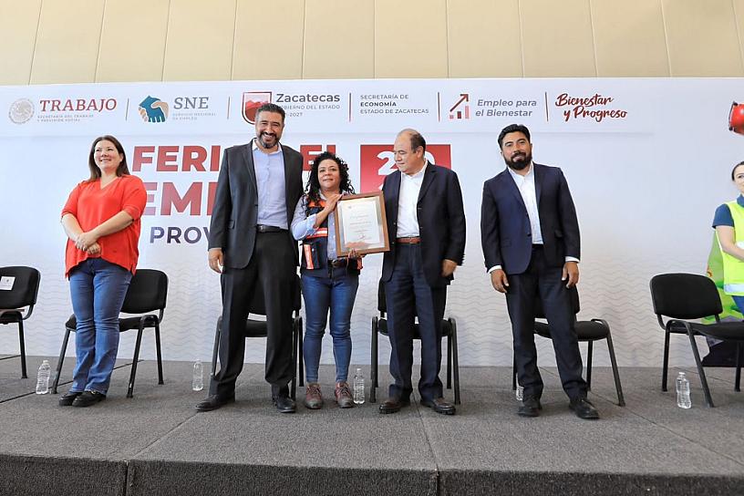 OFRECEN 800 VACANTES EN FERIA DEL EMPLEO DEL SECTOR MINERO