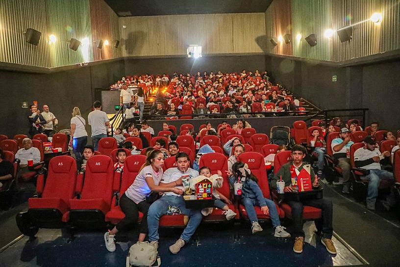 OFRECEN FUNCIÓN DE CINE PARA NIÑOS CON DISCAPACIDAD AUDITIVA