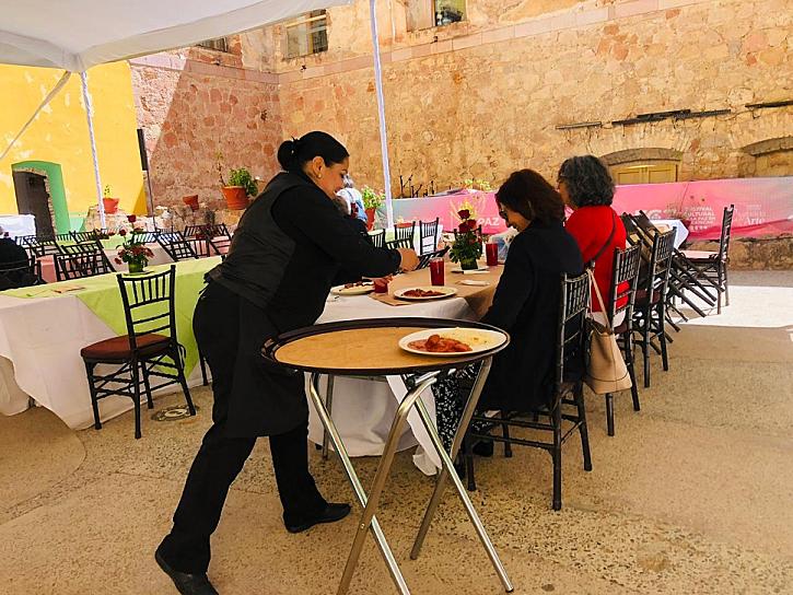 OFRECEN VARIADA OFERTA GASTRONÓMICA EN EL FCZ