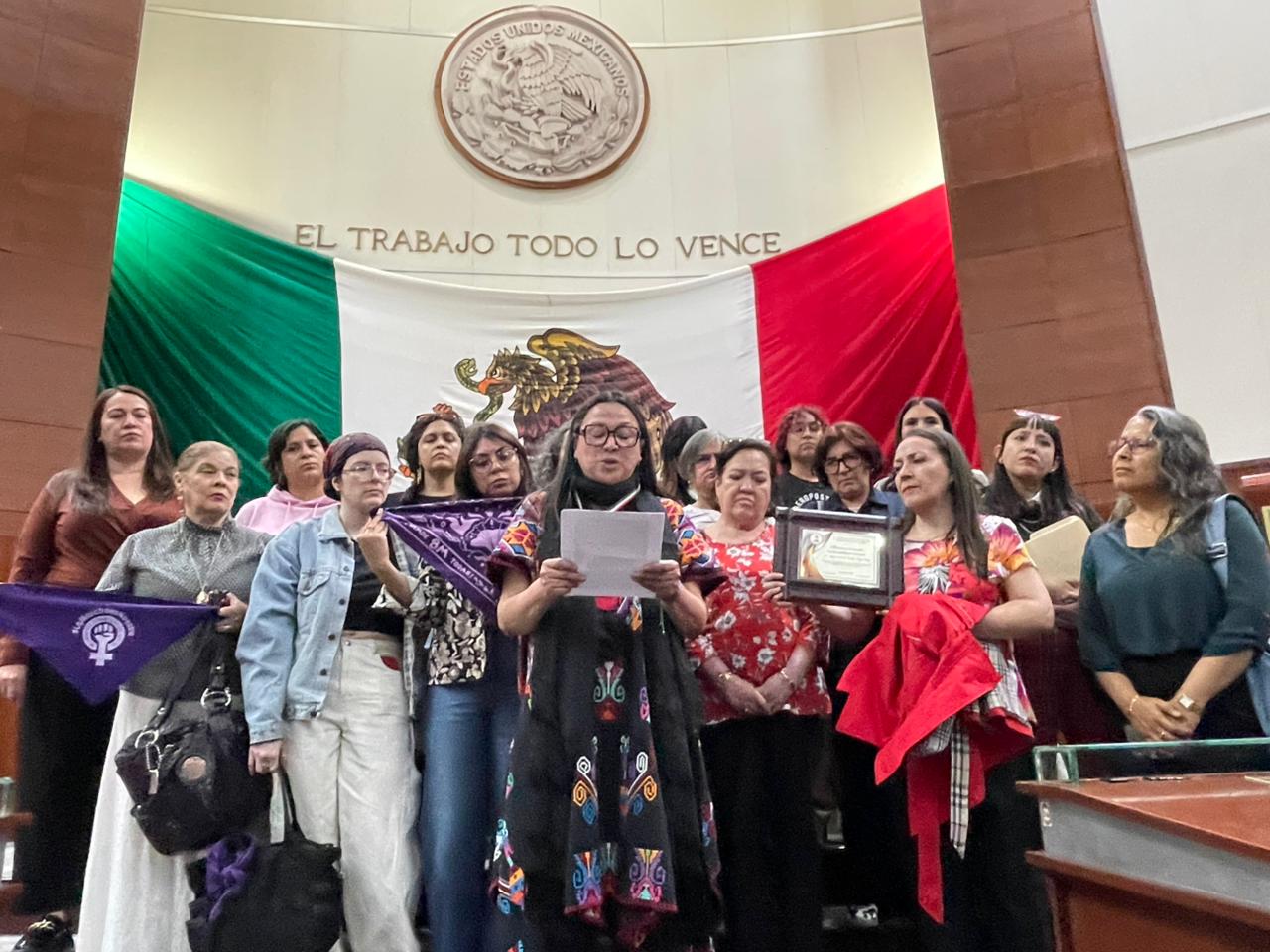 RECIBE CRISTELA TREJO ORTIZ RECONOCIMIENTO “MARÍA RODRÍGUEZ MURILLO”