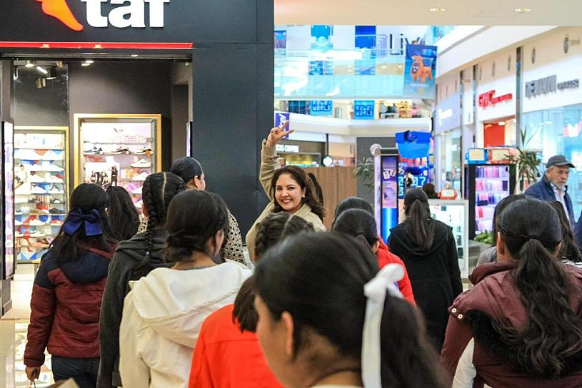 OFRECE SEDIF TARDE DE CINE A JÓVENES DE CASA HOGAR