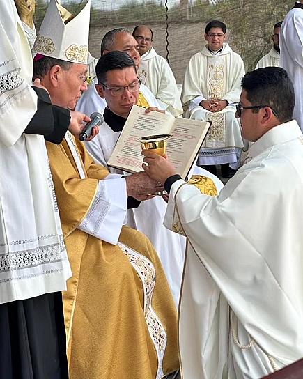 ORDENA OBISPO DE LA DIÓCESIS DE ZACATECAS NUEVO SACERDOTE 