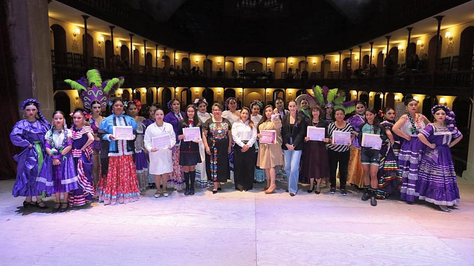 Organiza DIF Municipal conversatorio Jerezanas Destacadas 