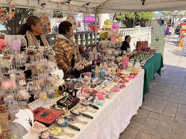 ORGANIZAN BAZAR NAVIDEÑO RIOGENSE