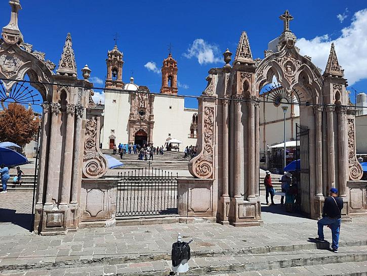 ORGANIZAN FESTIVIDADES DEL 457 ANIVERSARIO DE PLATEROS