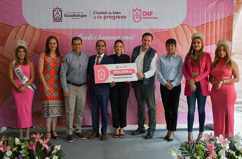 OTORGA JOSÉ SALDÍVAR DONATIVO A ASOCIACIONES CIVILES
