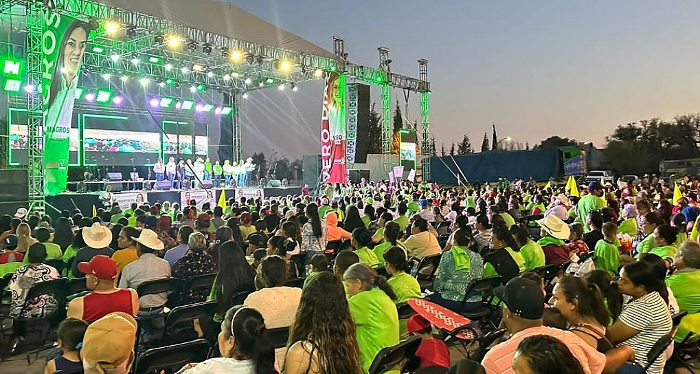 REALIZA VERO DÍAZ CIERRES REGIONALES