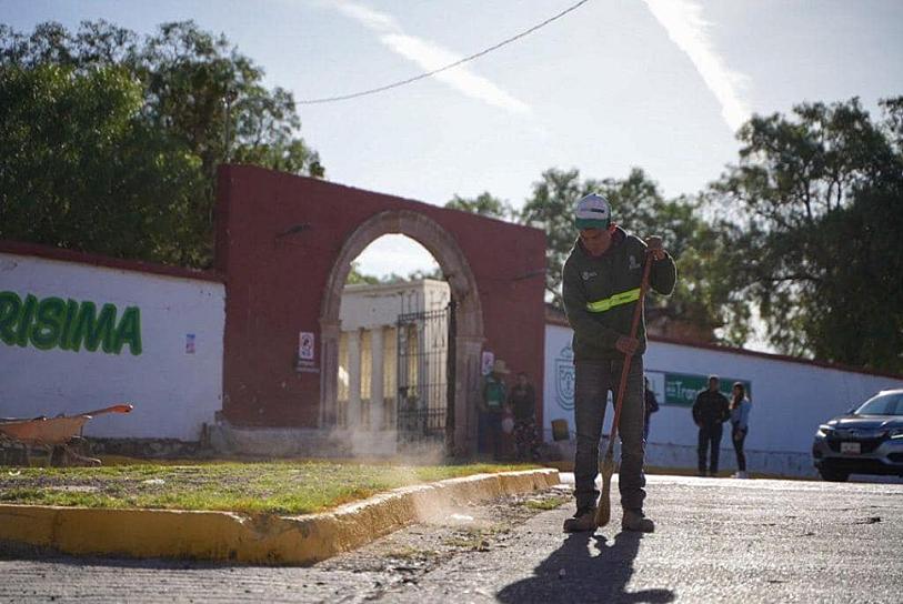 PANTEONES, AL 80% DE MANTENIMIENTO Y LIMPIEZA