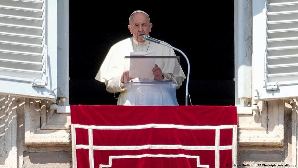 PAPA FRANCISCO INVITA A REZAR PARA DETENER LA GUERRA 