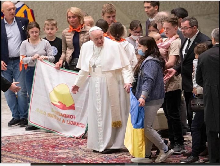 PAPA FRANCISCO VUELVE A PEDIR QUE CESE LA ‘MONSTRUOSIDAD’ DE LA GUERRA EN UCRANIA