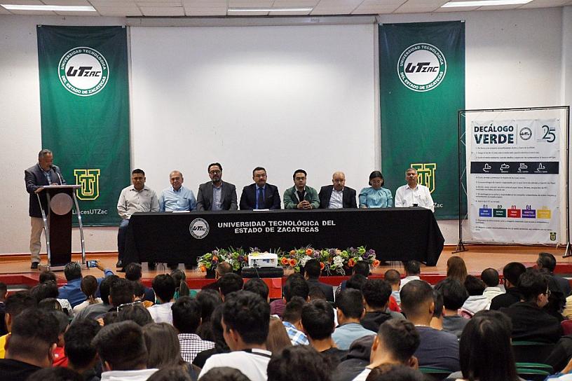 PARTICIPA GUADALUPE EN CICLO DE CONFERENCIAS A FAVOR DEL MEDIO AMBIENTE 