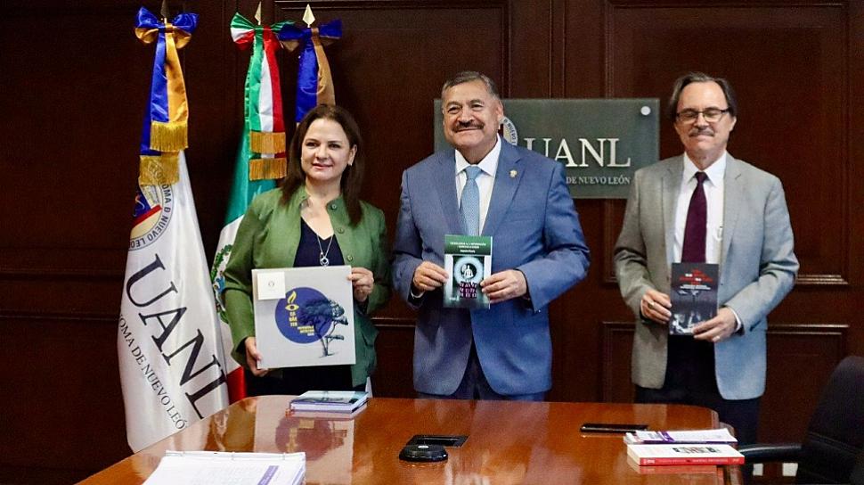 PARTICIPA JULIETA DEL RÍO EN FERIA INTERNACIONAL DEL LIBRO MONTERREY