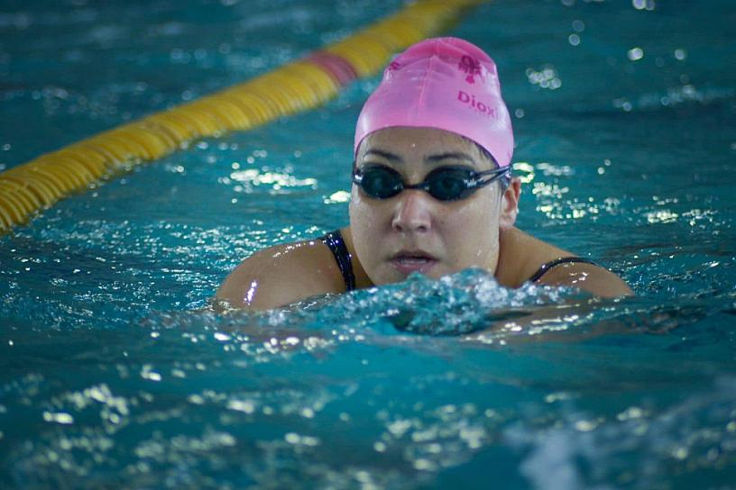 PARTICIPAN 200 MUJERES EN BRAZADAS CON CAUSA