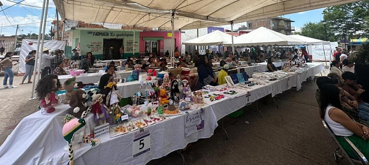 PARTICIPAN 50 EMPRESARIAS EN CARAVANA DE EMPODERAMIENTO EN ATOLINGA 