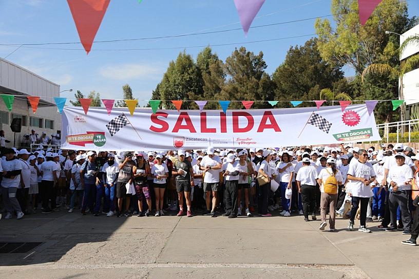PARTICIPAN MILES DE ESTUDIANTES EN CARRERA ANTIDROGAS