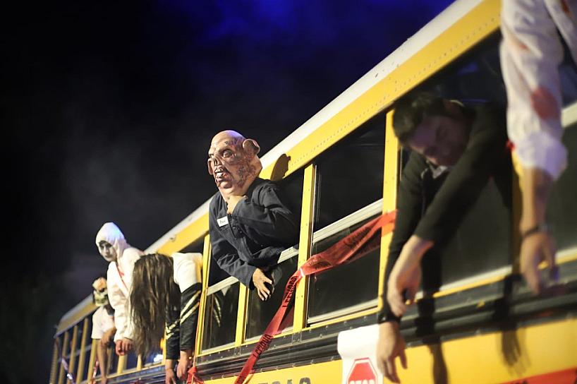 PARTICIPAN MILES DE JEREZANOS EN DESFILE DE CARROS ALEGÓRICOS 