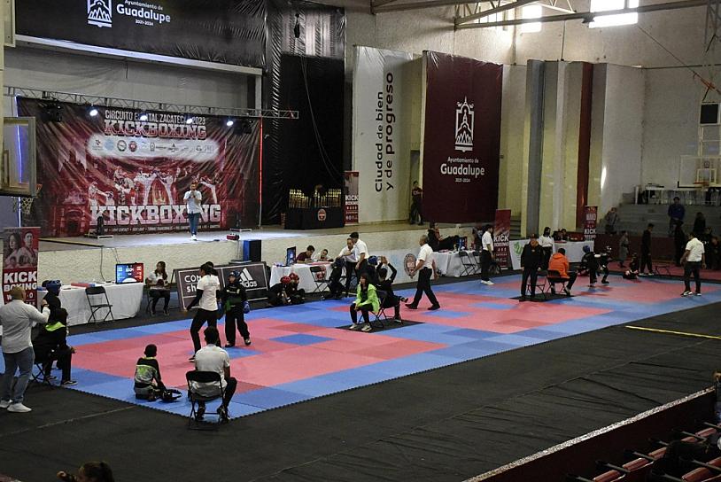 PARTICIPAN MÁS DE 180 FAMILIAS EN CIRCUITO ESTATAL DE KICKBOXING&nbsp;