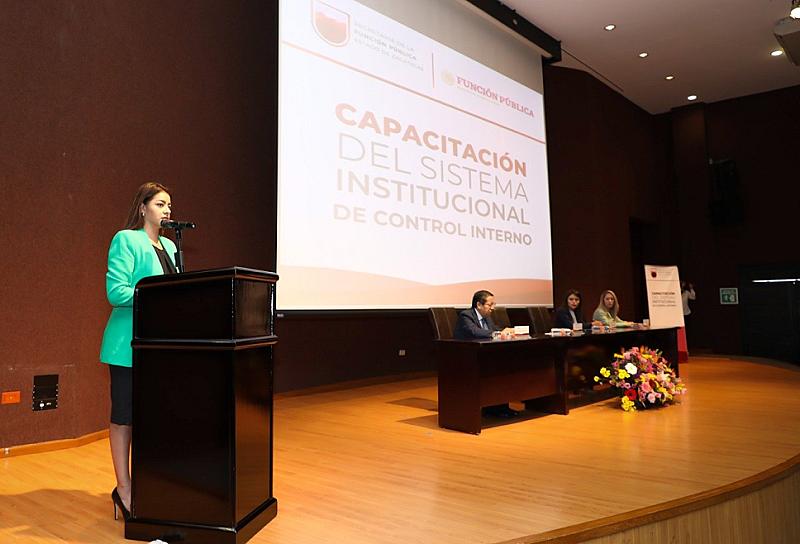 PARTICIPAN SERVIDORES PÚBLICOS EN CAPACITACIÓN SOBRE SISTEMA DE CONTROL INTERNO