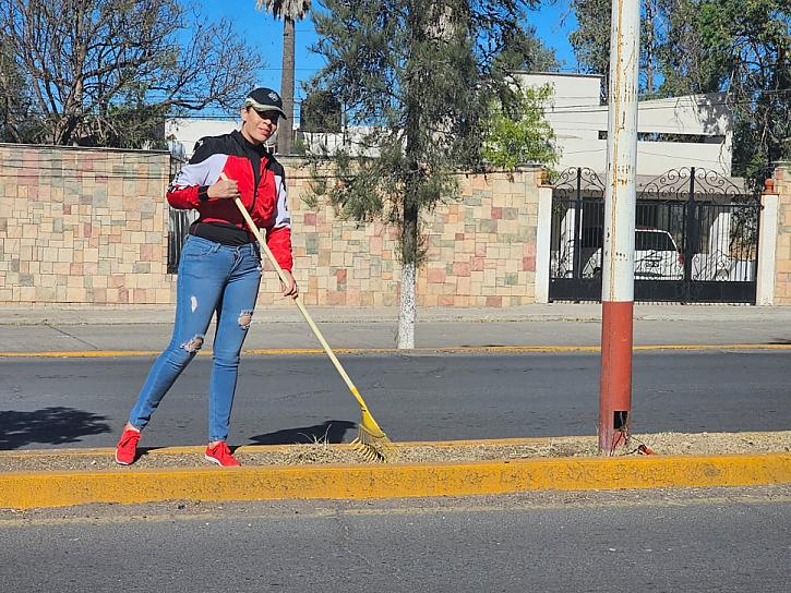 PARTICIPAN SERVIDORES PÚBLICOS EN JORNADA DE LIMPIEZA EN FRESNILLO