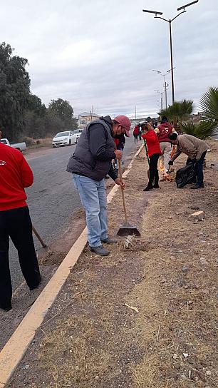 PARTICIPAN TRABAJADORES EN JORNADA DE LIMPIEZA 