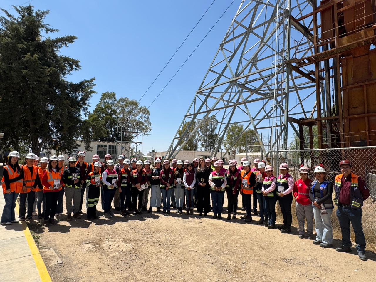 IMPARTEN TALLER DE PREVENCIÓN DE VIOLENCIA LABORAL A MUJERES MINERAS